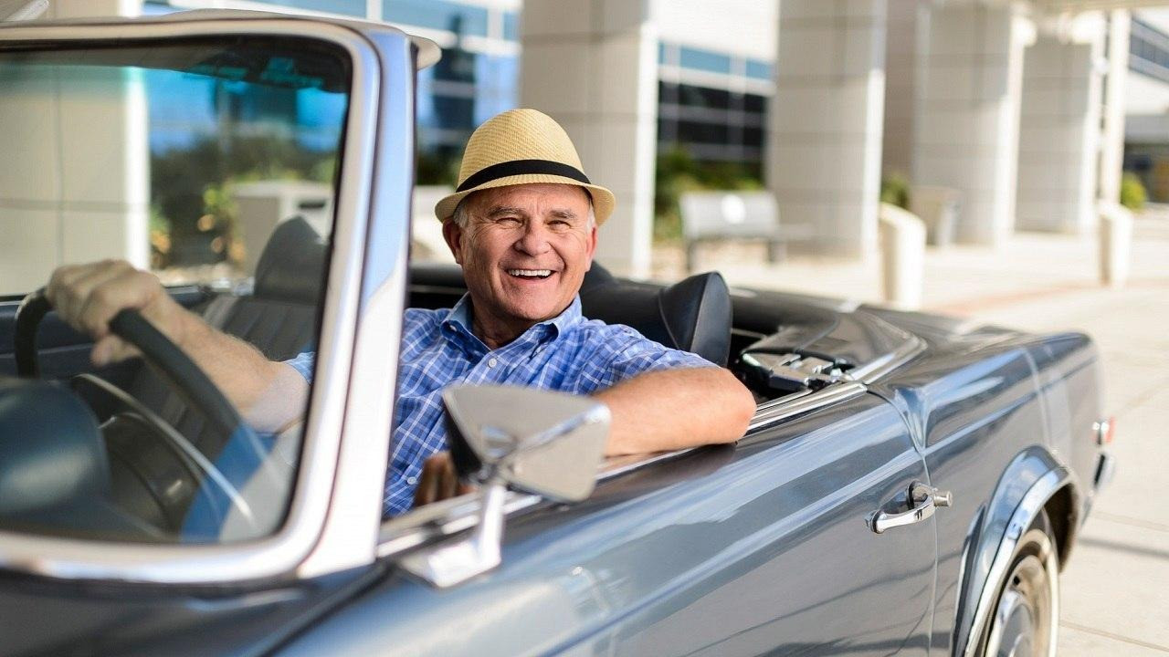 В Испании, хотят пометить автомобили, владельцы которых пожилые люди