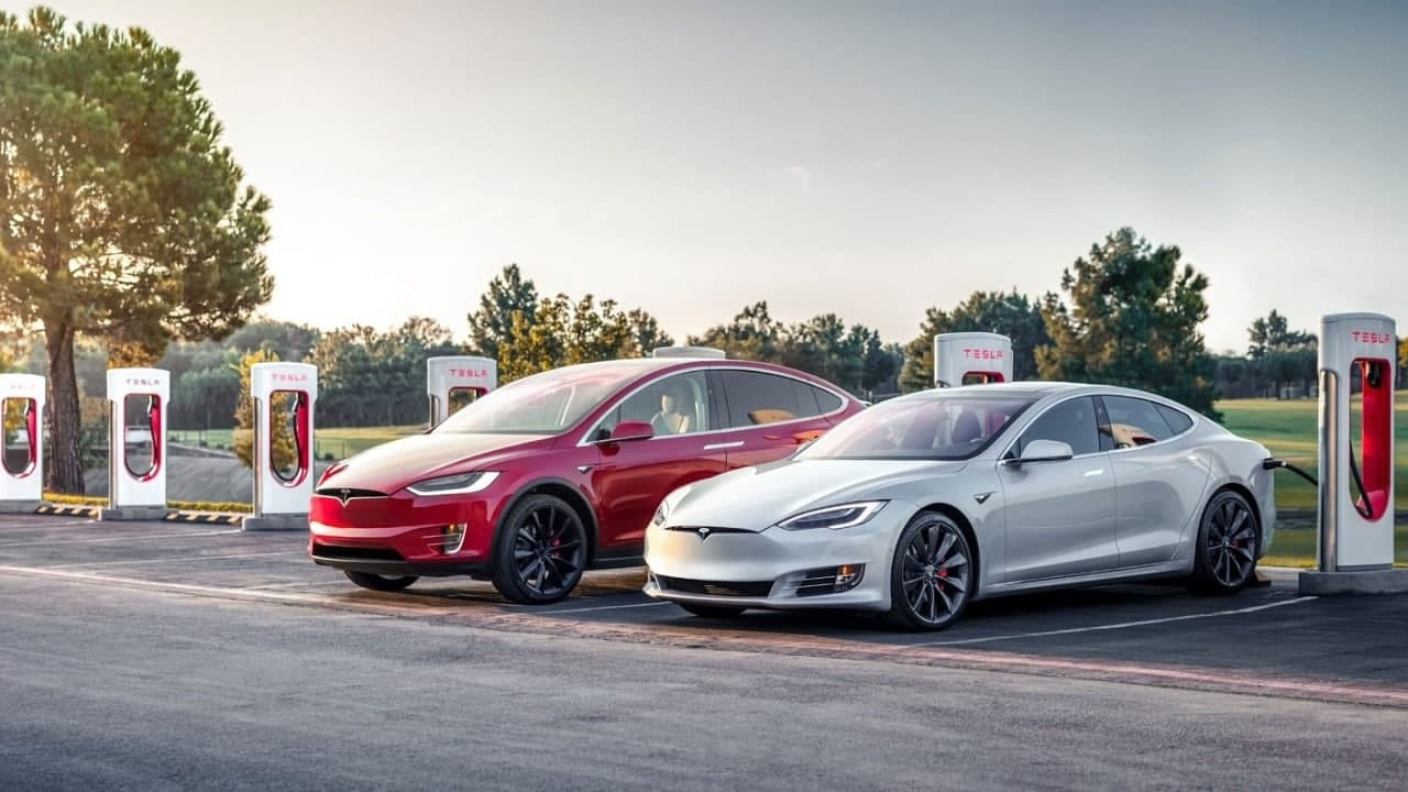Компания Tesla объявила об отзывной компании Model S и Model X