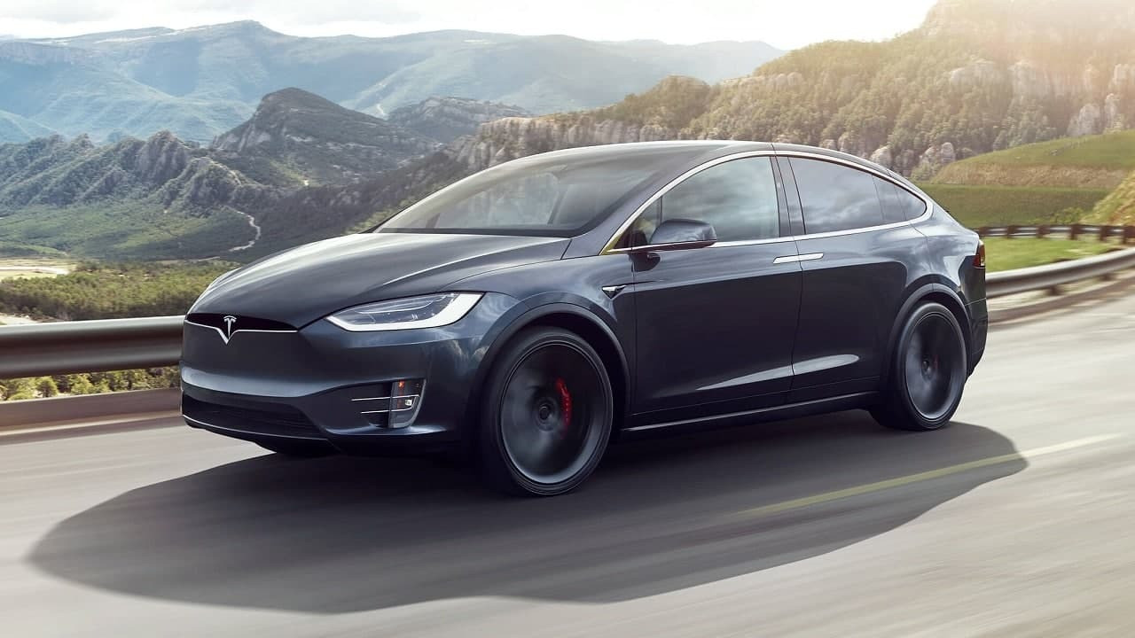 Кроссовер Tesla Model X показал себя ненадежным