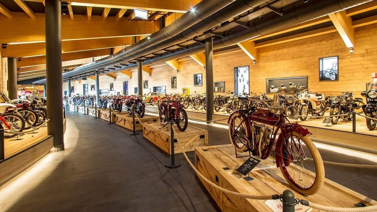 В Европе пожар уничтожил музей мотоциклов