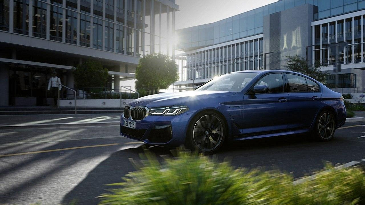 BMW выпустит новый автомобиль, который сможет распознавать качество дорог