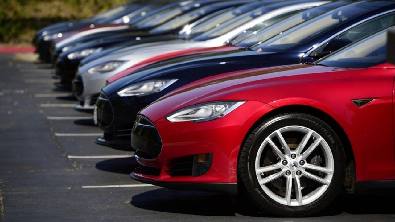 В Казахстане активно скупают новые авто